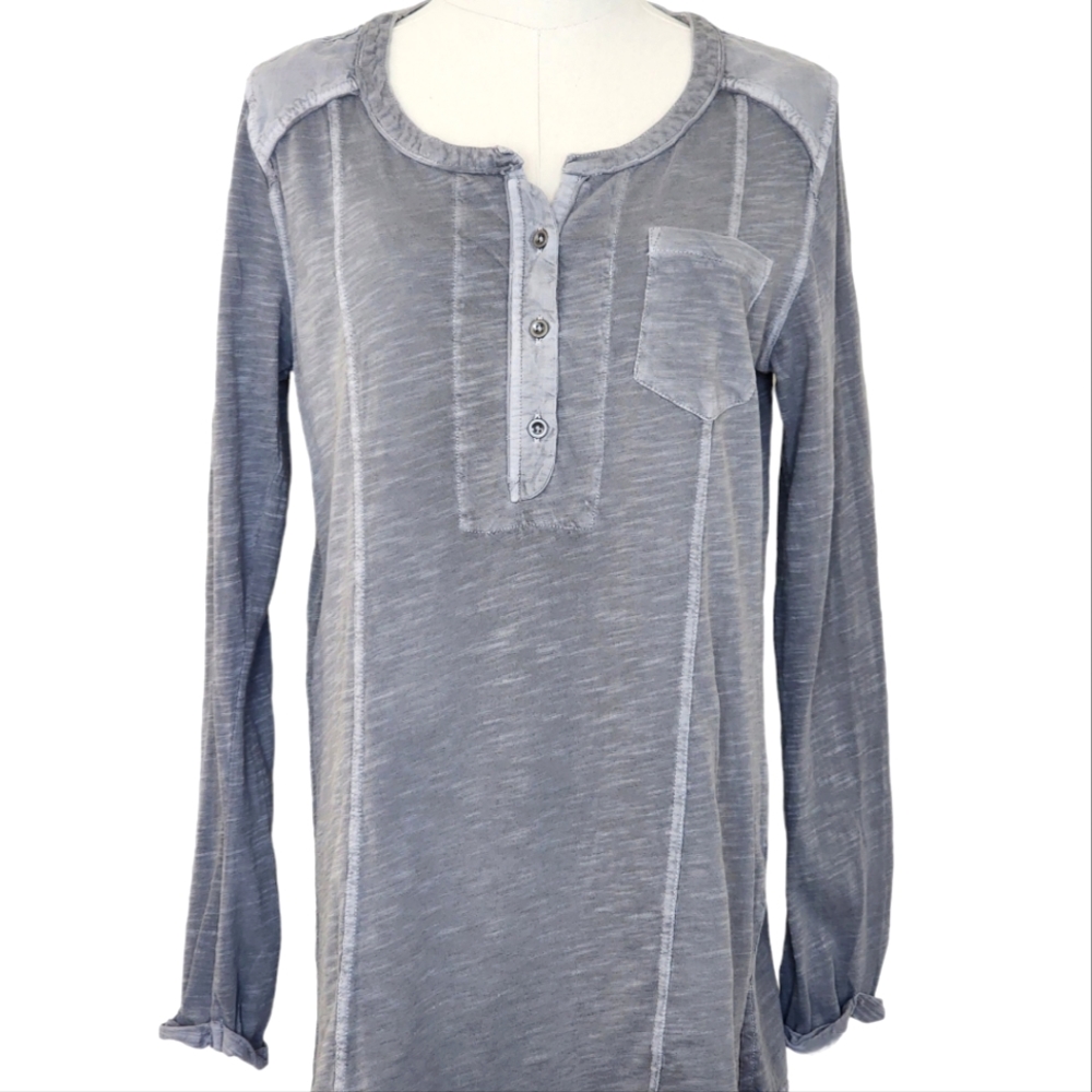 Natural reflections long-sleeved top. Size medium. Grey.